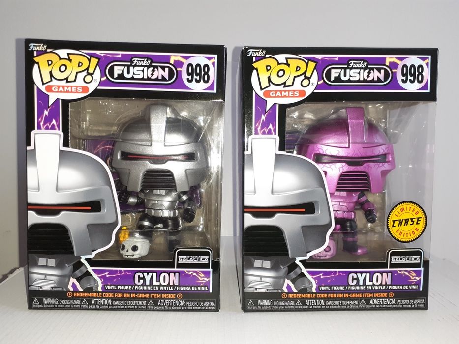 Funko Fusion Cylon and Cylon Chase