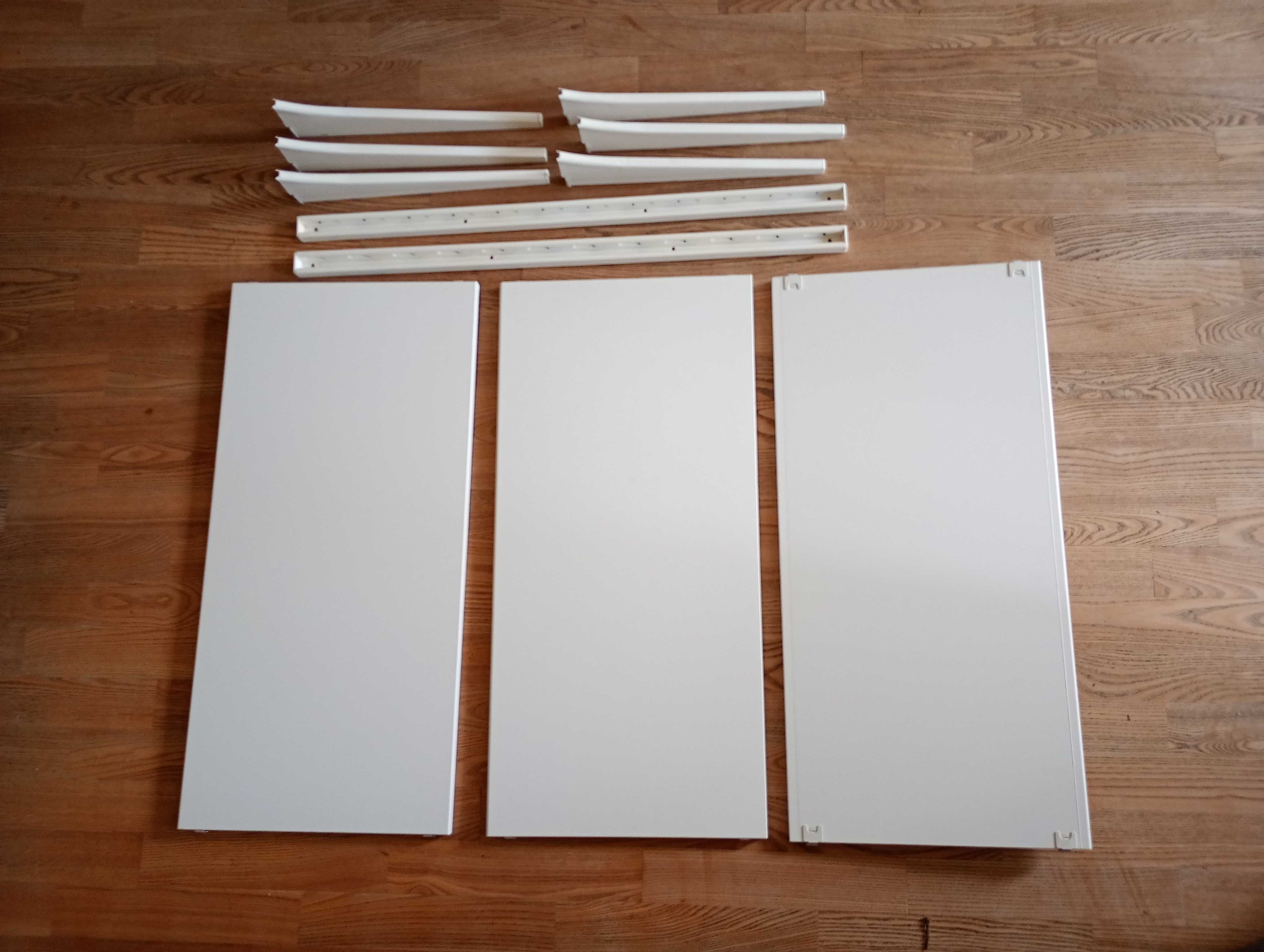 Półki systemu Algot Ikea