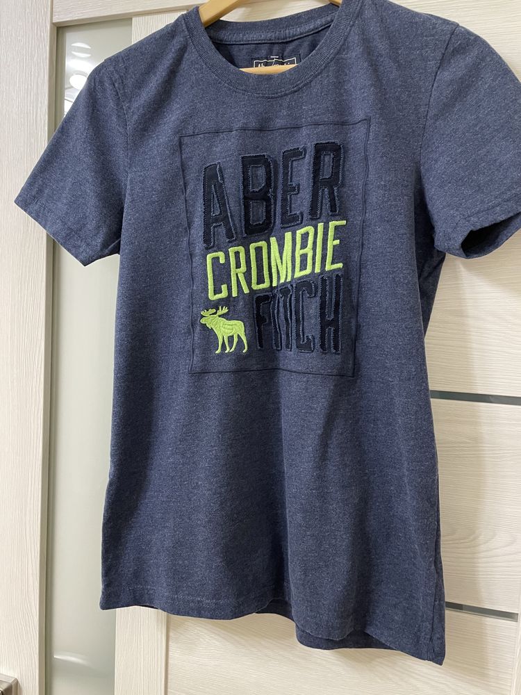 Нова футболка abercrombie & fitch