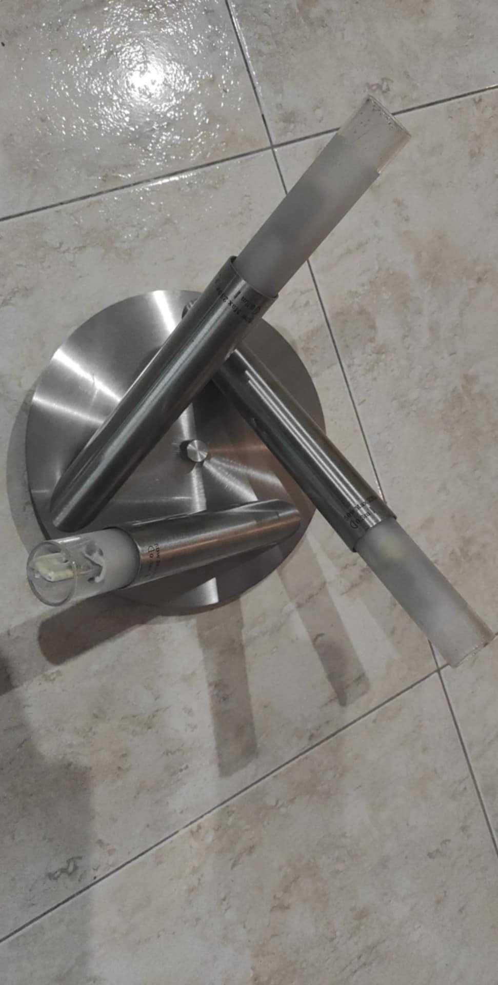 Candeeiro de teto redondo com 3 focos de luz