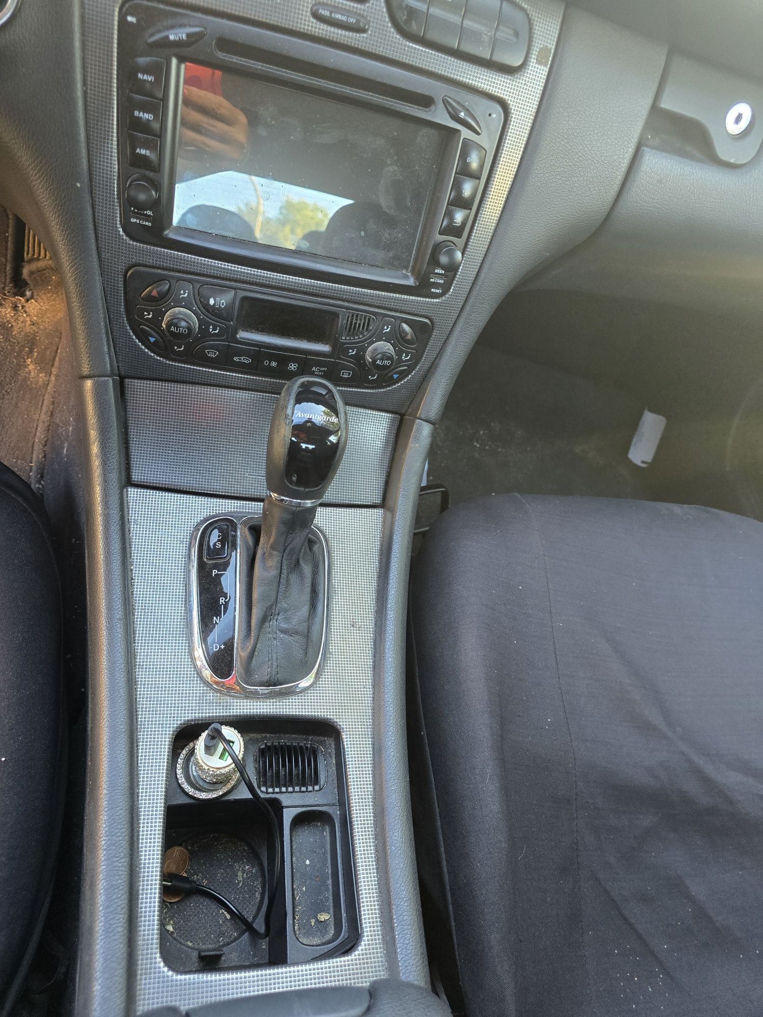 Vendo automóvel Mercedes com caixa automática