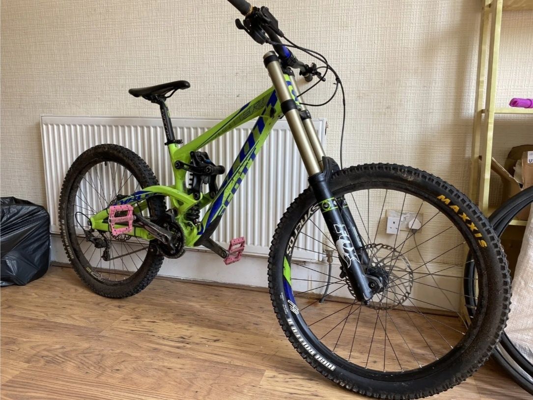 Scott Gambler DH Fox40 Downhill demo yt tues fuzz glory