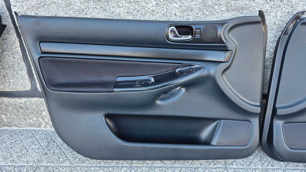 AUDI A4 B5(8D)-Quartelas Portas PRETAS ESTOFADAS NOVO-EXCELENTE ESTADO