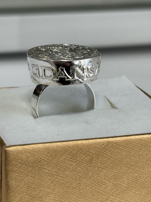 Srebrny sygnet Gdańsk rytosztuka