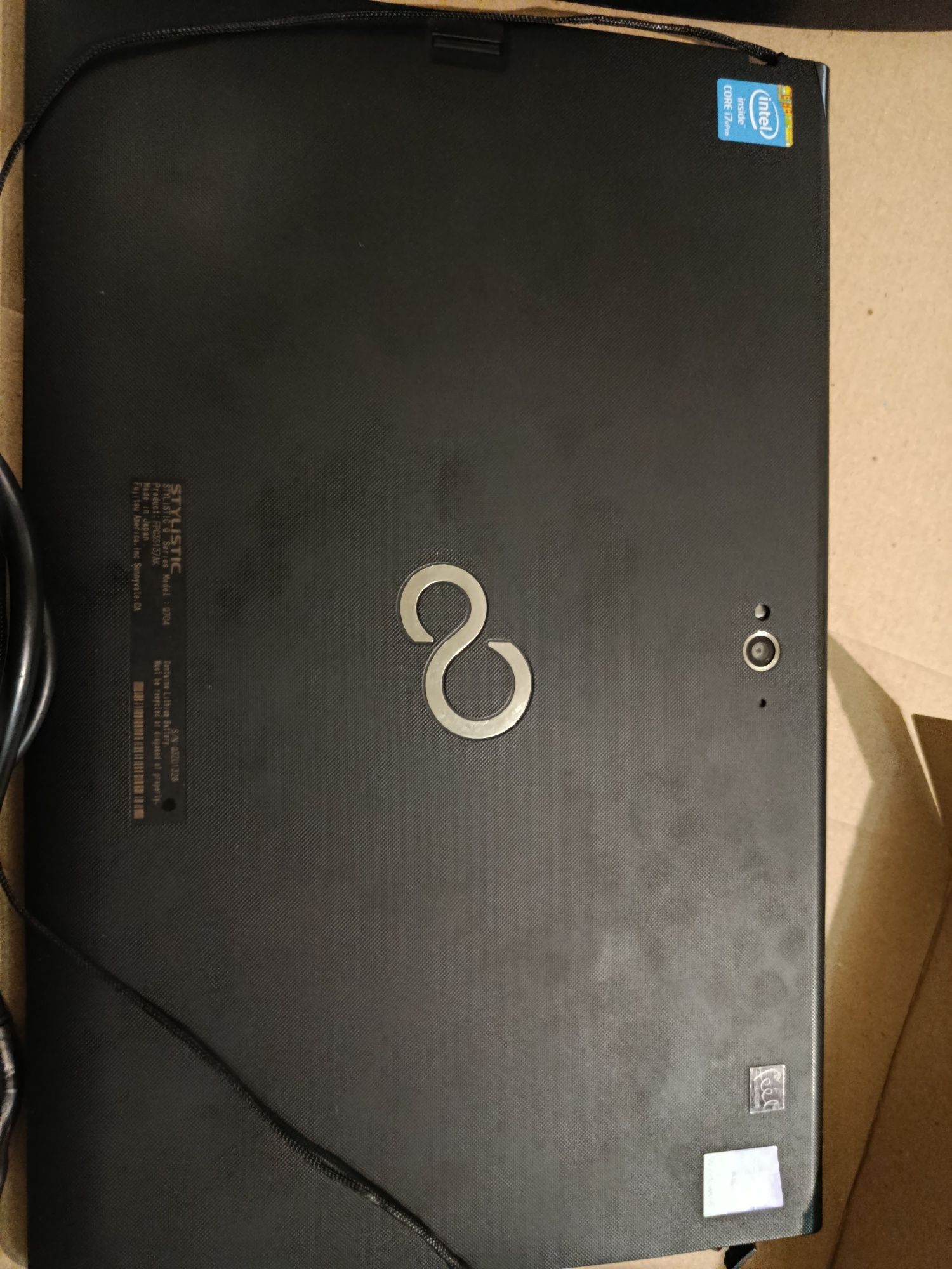 Fujitsu stylistic q704 та док станція