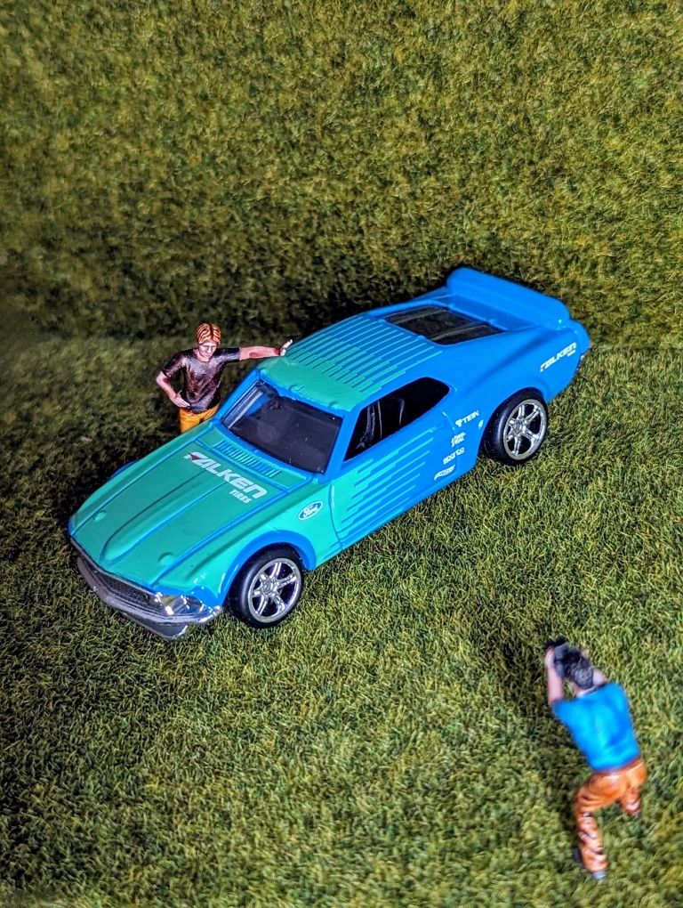 Hot Wheels '69 Ford Mustang + Custom Gumowe koła