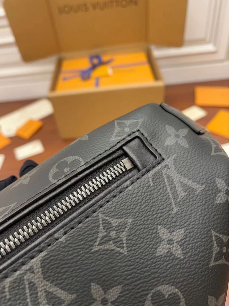 Сумка- бананка Louis Vuitton