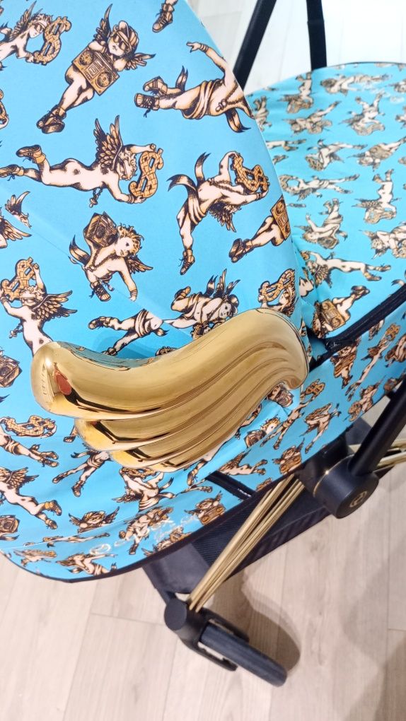 Gondola cybex priam by Jeremy Scott