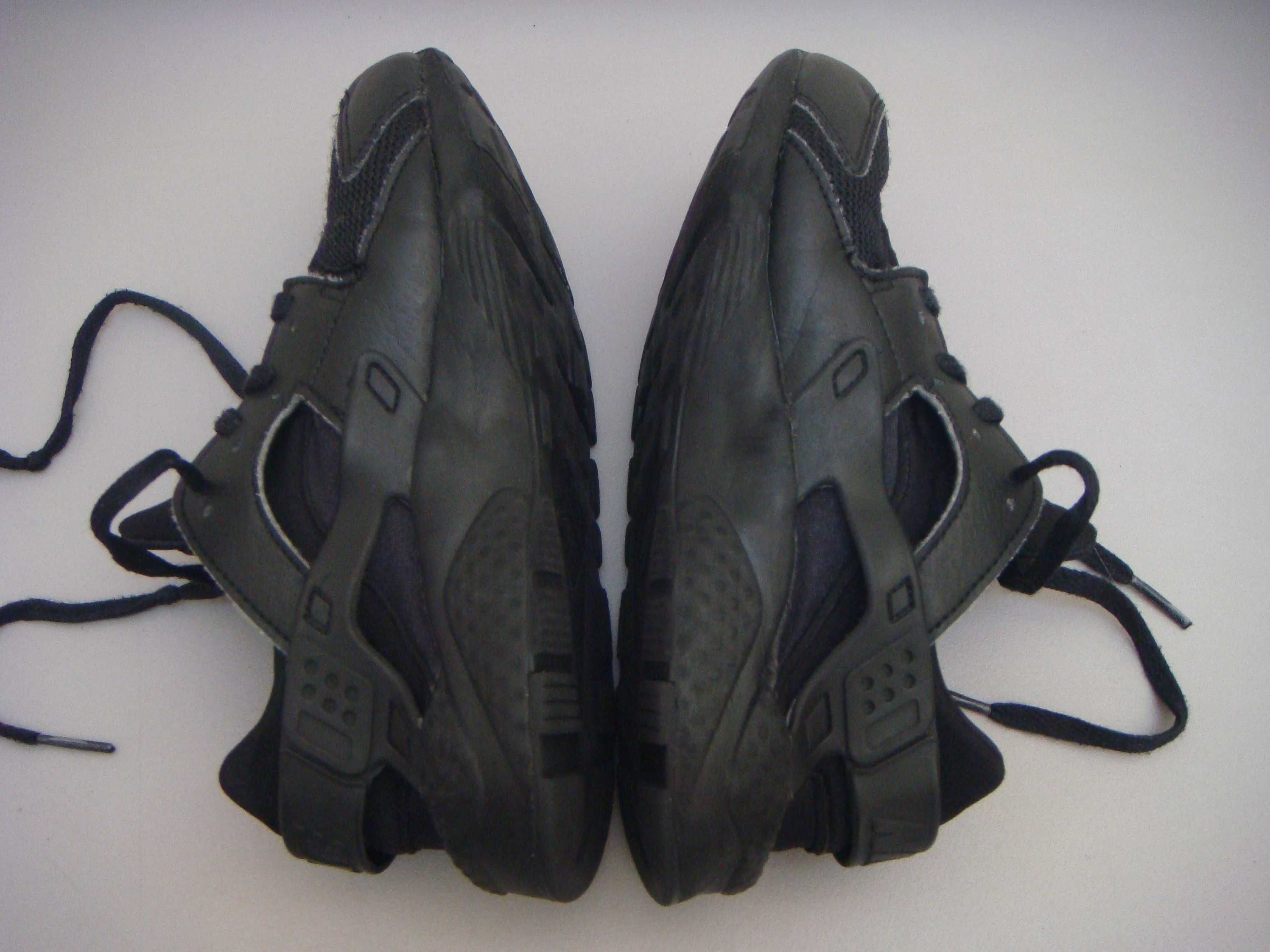 buty sneakersy NIKE Air Huarache Run roz. 33