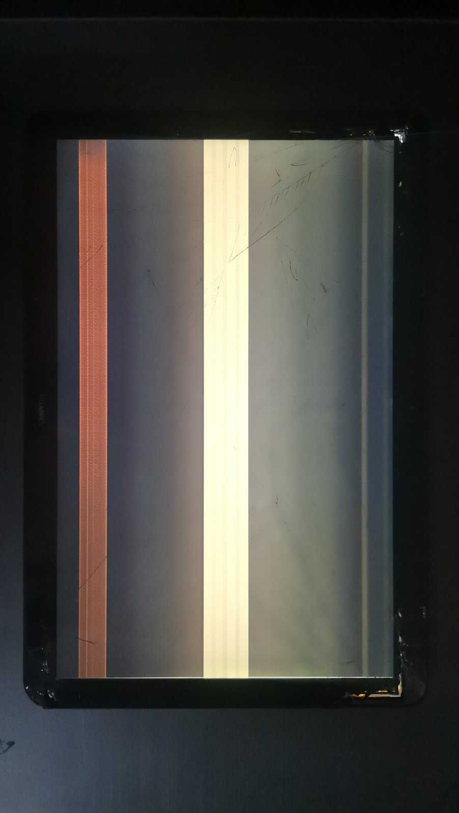 Продам планшет HUAWEI MediaPad T5 AGS2-L09 битый экран.