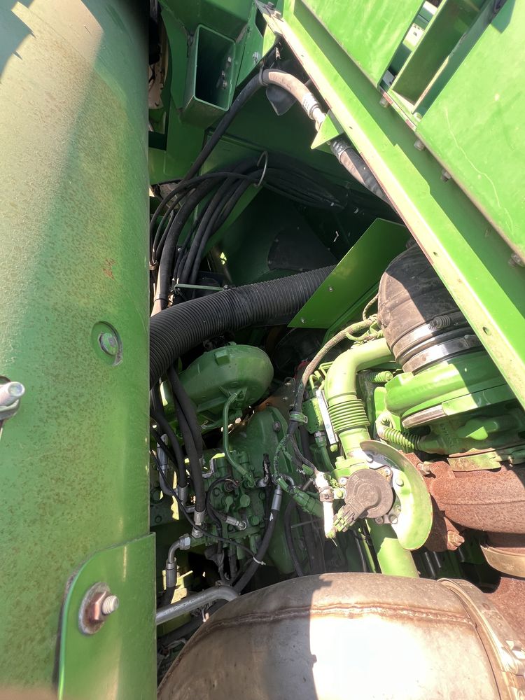 Комбайн John deere S680 4x4