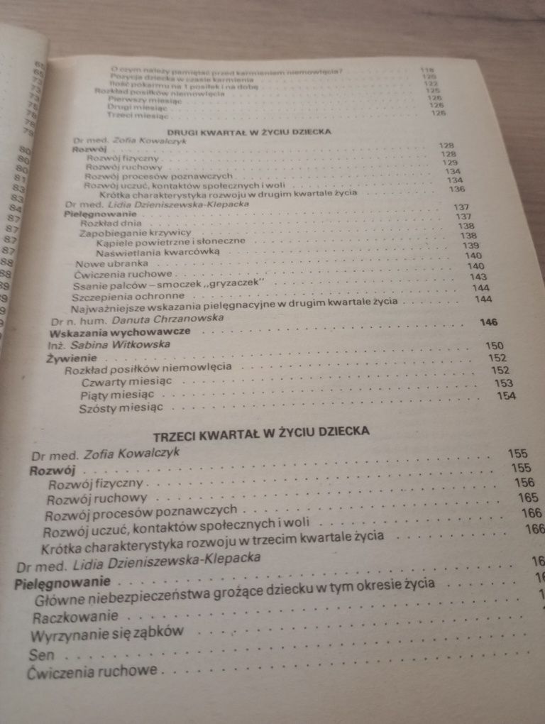 Małe dziecko. Rozwój, pielęgnowanie, wychowanie i żywienie. Praca zbio