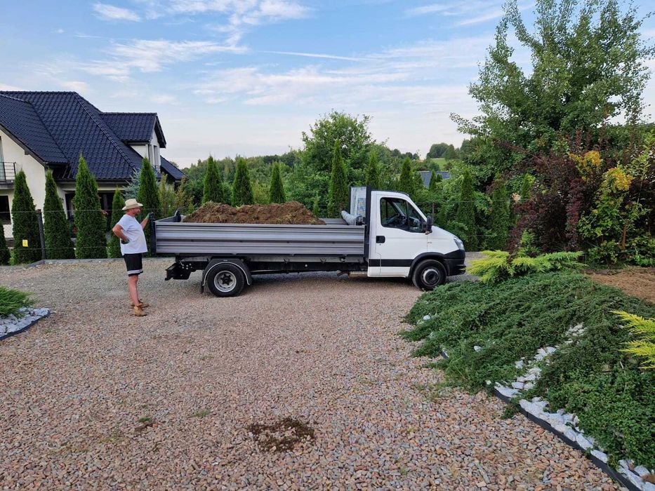 Wywóz ziemi, gruzu - załadunek ładowarką