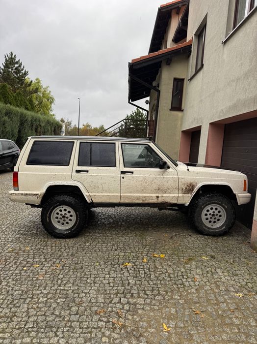 Jeep Cherokee 1998 4.0 doinwestowany
