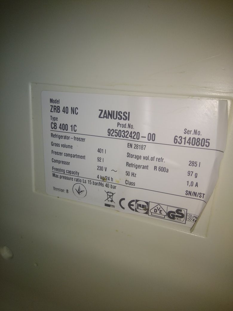 Холодильник zanussi