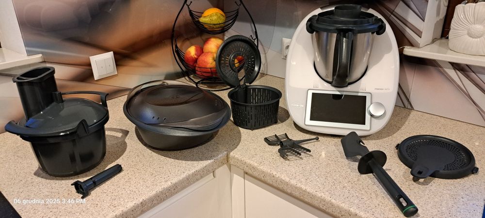 TERMOMIX TM6 - zestaw standardowy plus nakladka do krojenia.