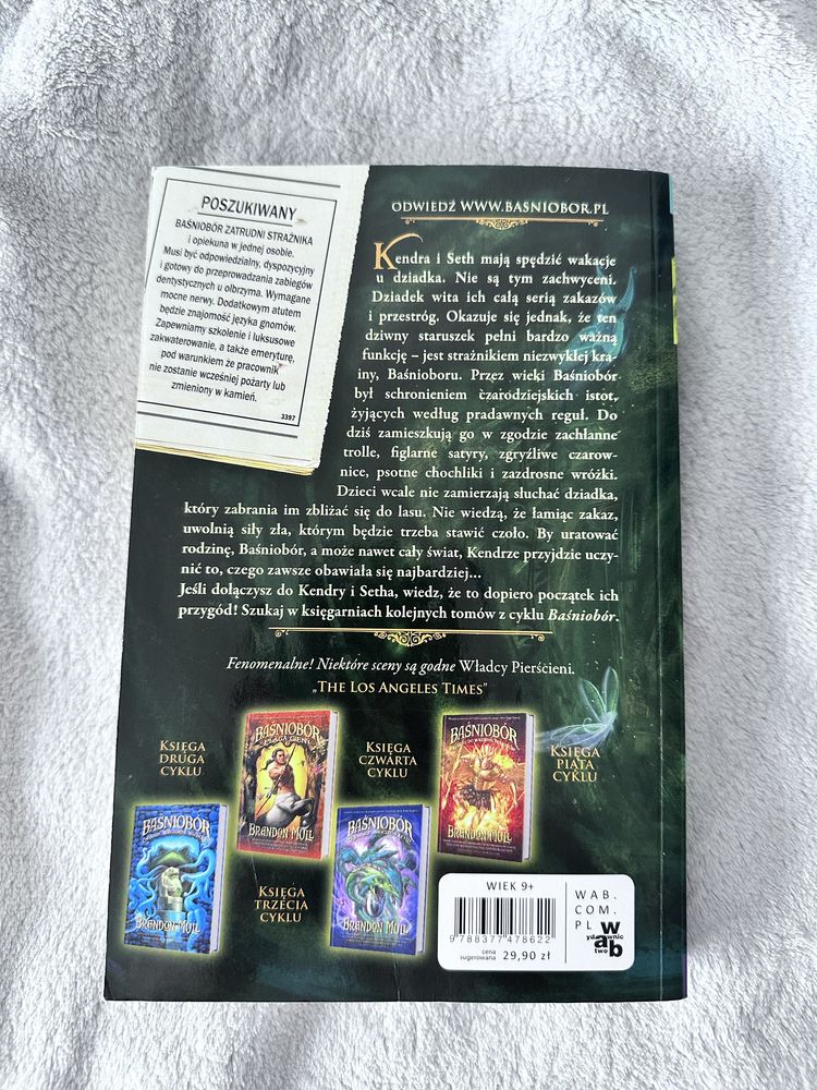 Książka Baśniobór Brandona Mulla. J.K. Rowling