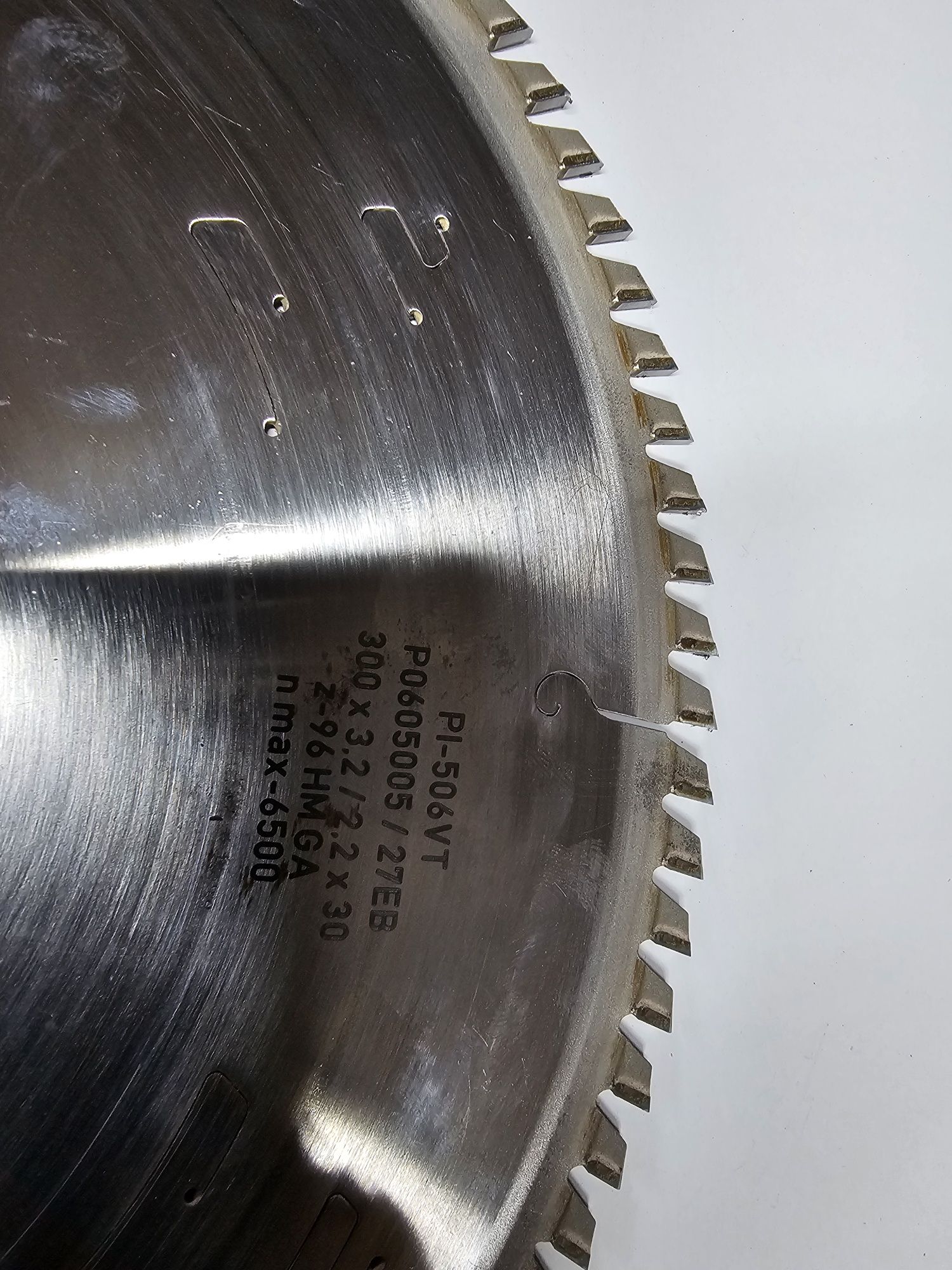 Piły do cięcia plyt laminowanych oraz drewna Faba 300mm