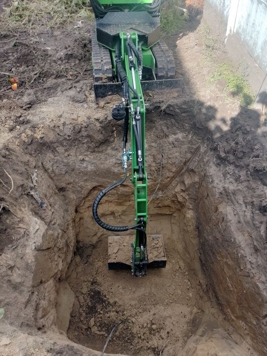 Продам мініескаватор  мд4 +