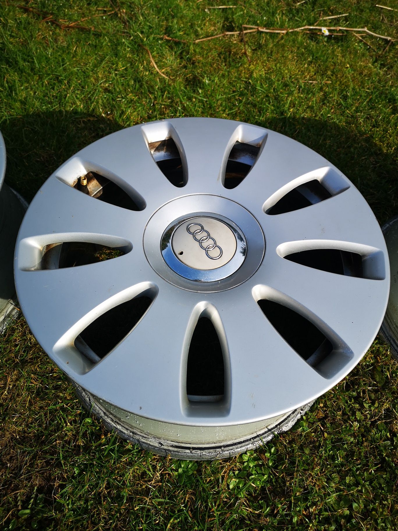 4  Felgi aluminiowe  Audi A4 OE 7.0" x 16" 5x112 ET 42