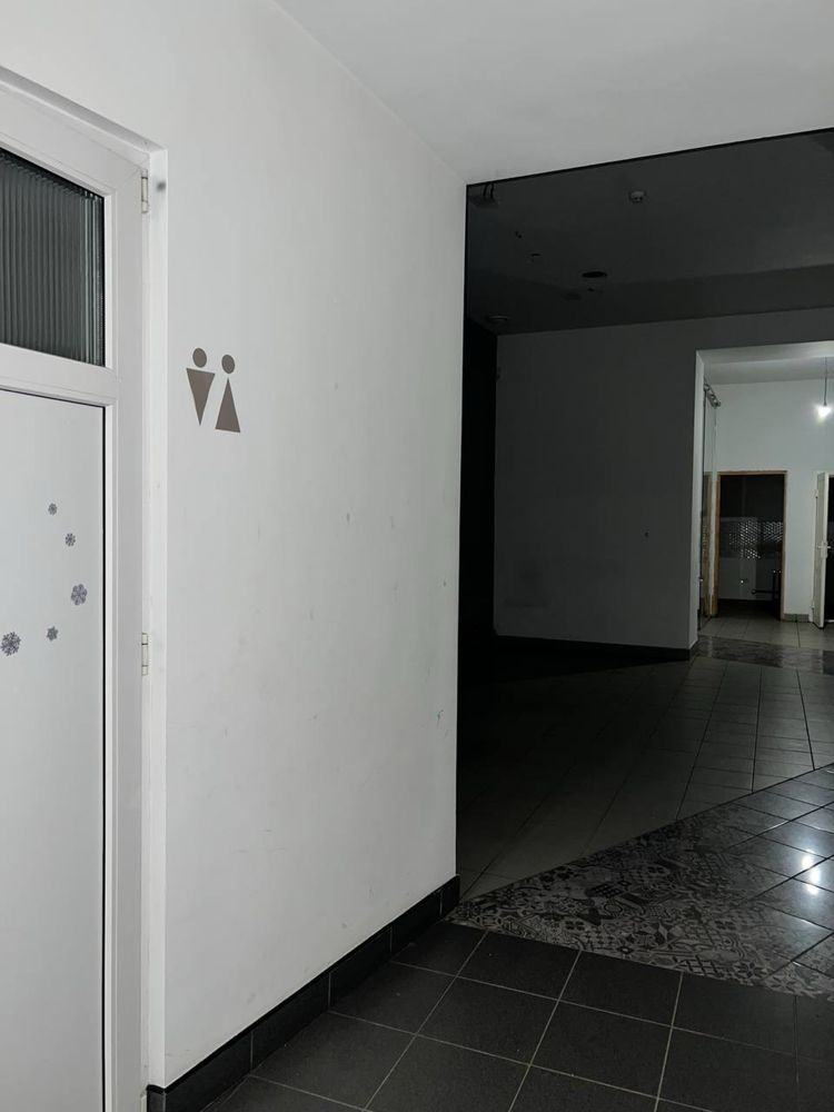 Оренда комерційного приміщення 116 м² з фасадним входом