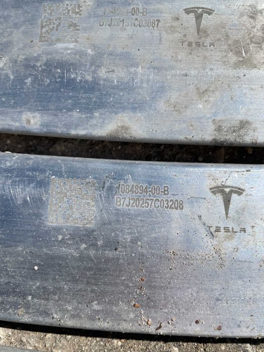Підсилювач нижній переднього бампера Tesla M3 MY сабля тесла