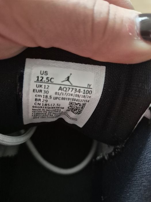 Buty Nike Jordan wyższe rozmiar 30