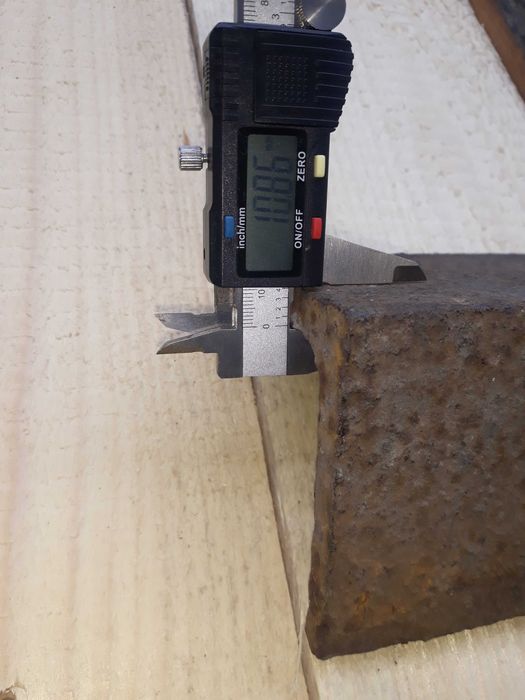 Kątownik stalowy g/w 100x100x11 L= 11,5mb