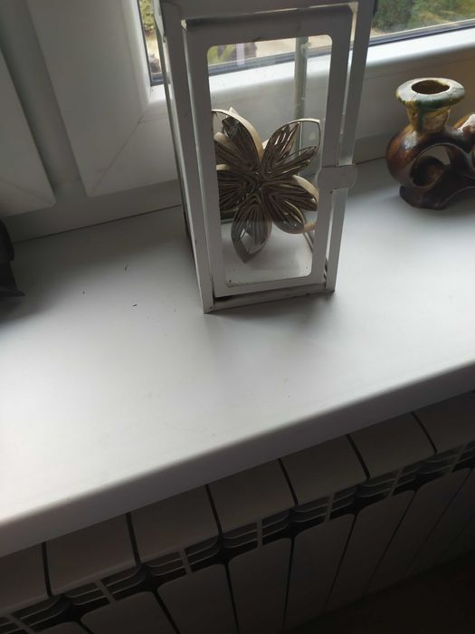 Lampion biały z szybkami otwierany