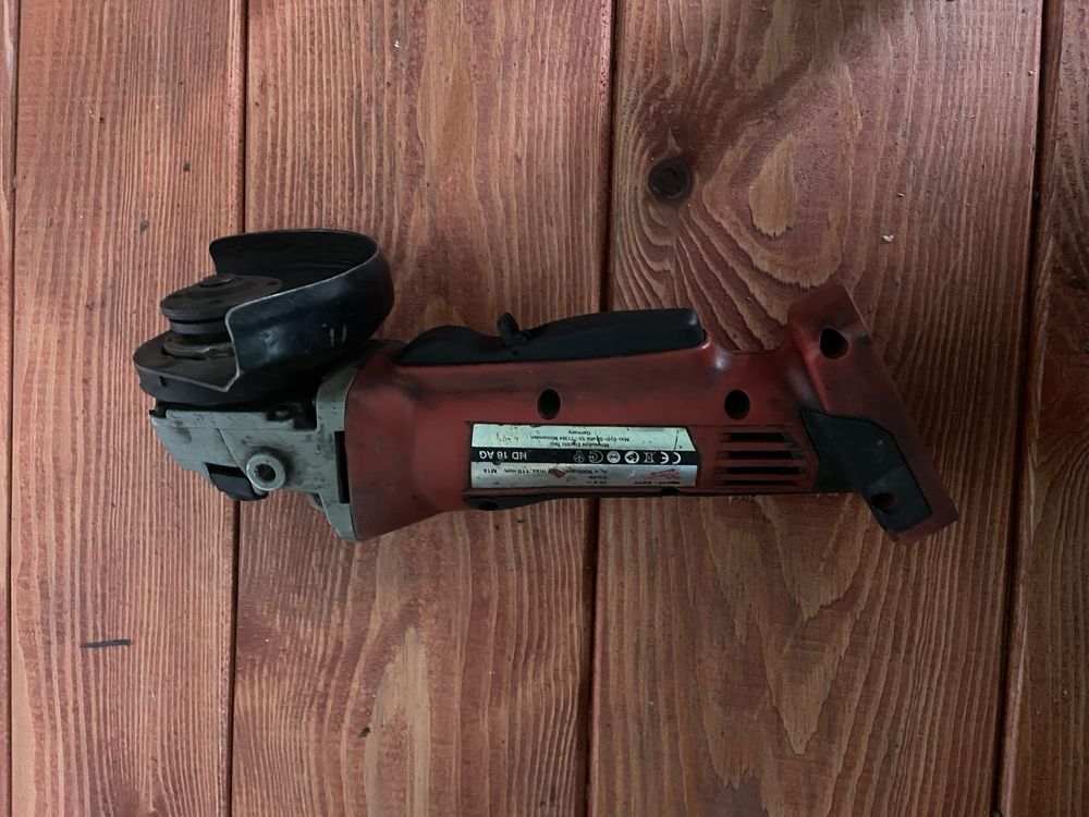 Milwaukee  szlifierka hd18ag