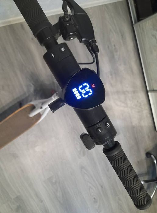 Продам електросамокат