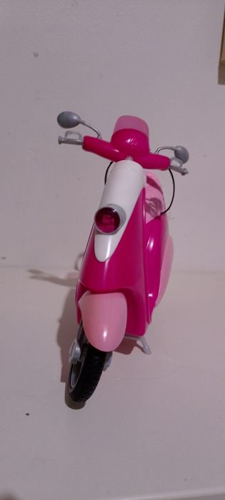 Mota da Barbie bom estado
