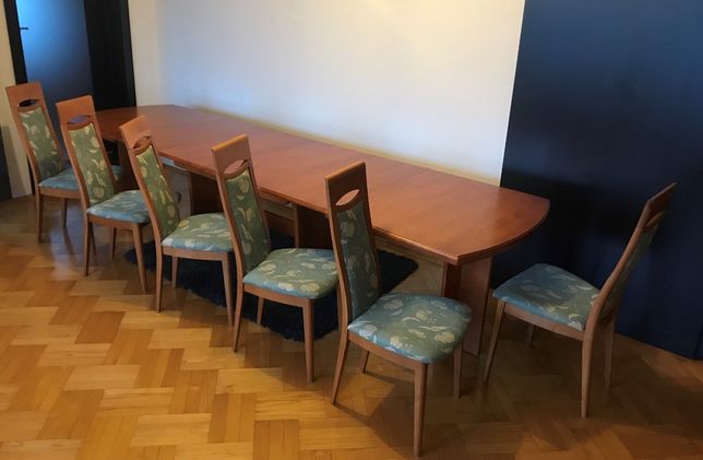 Stół drewniany, rozkładany, stabilny + 6 krzeseł. Możliwy transport.