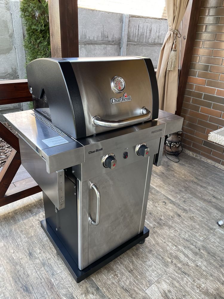 Газовий Гриль Char-Broil Professional 2200S.