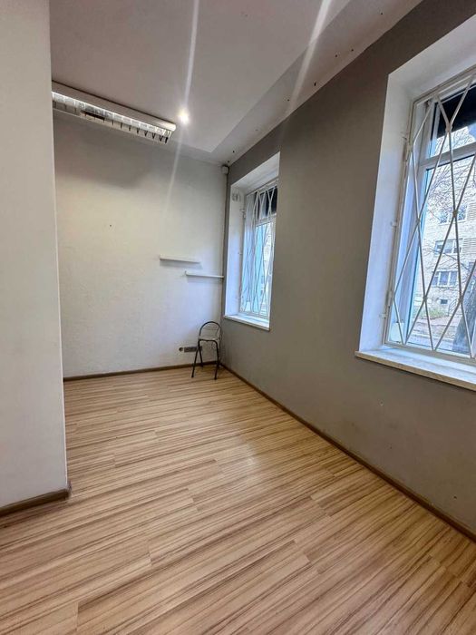 Оренда комерційного приміщення 30 м² на Ярослава Мудрого,16