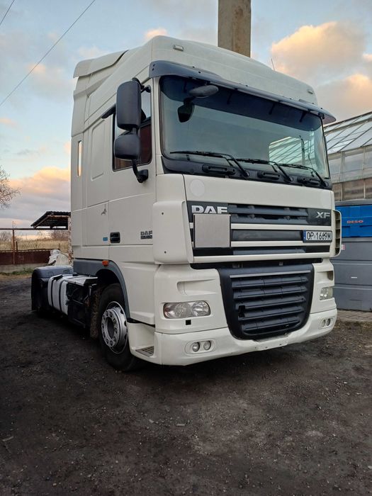 Ciągnik siodłowy DAF XF105 460