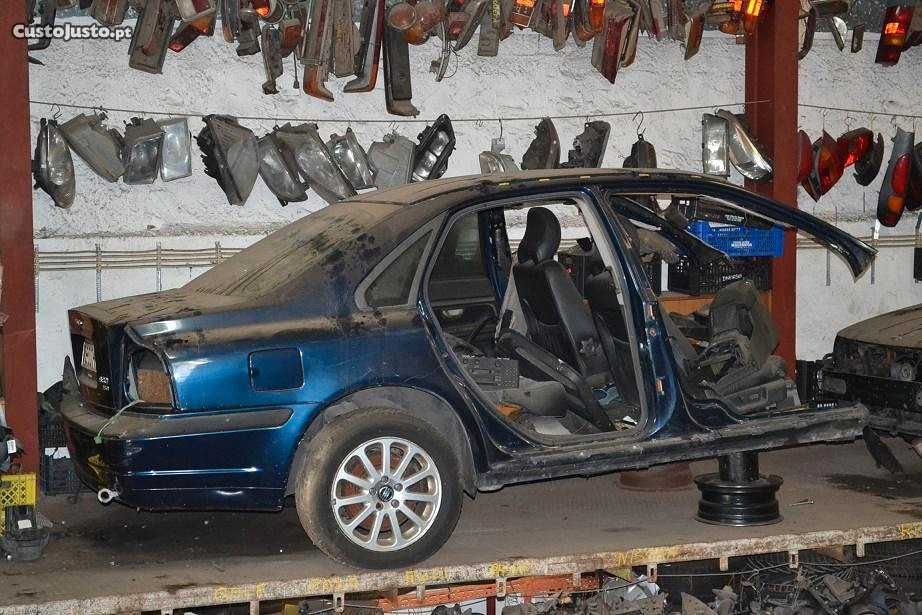 Volvo S80 2.5 TD de 2001 para peças