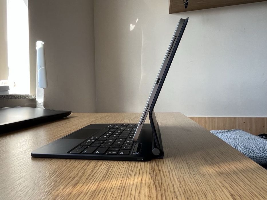 Ipad Air m2 128 gb wraz z rysikiem i klawiatura baseus