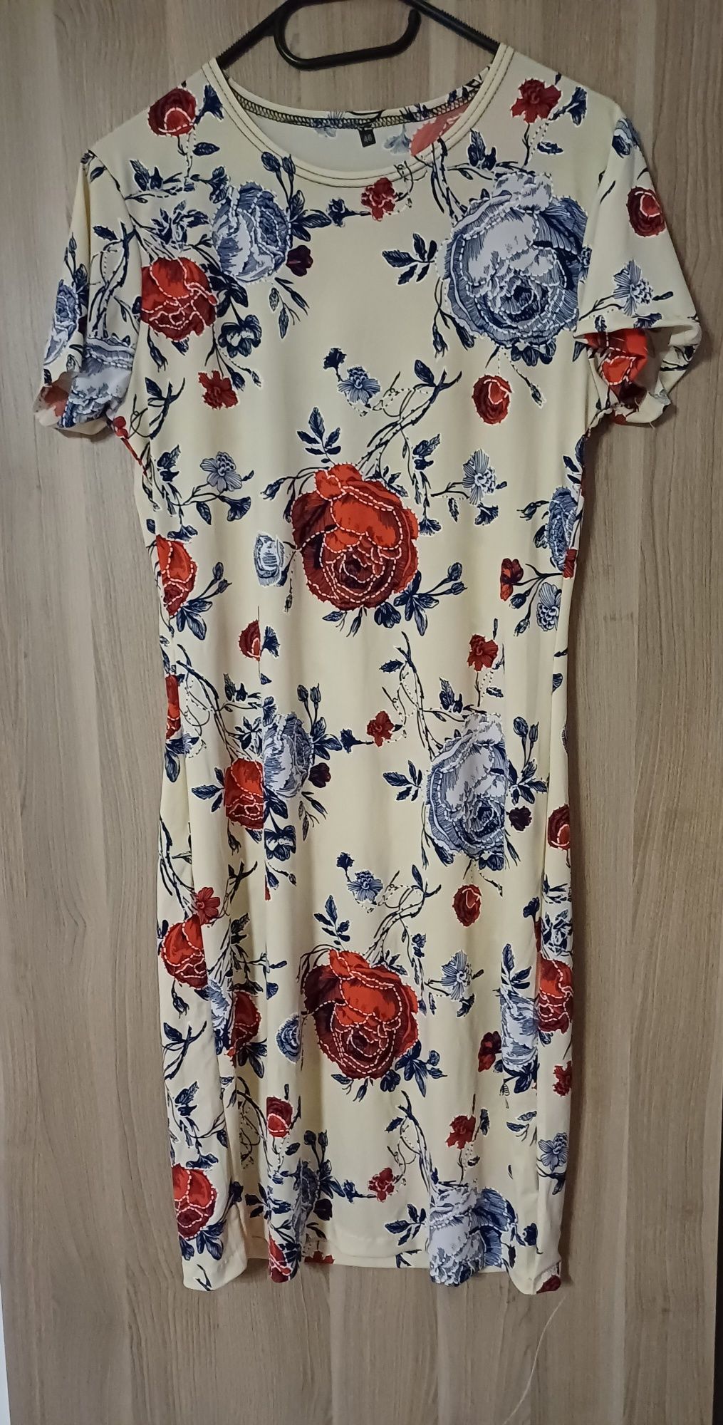 Sukienka midi w kwiaty L