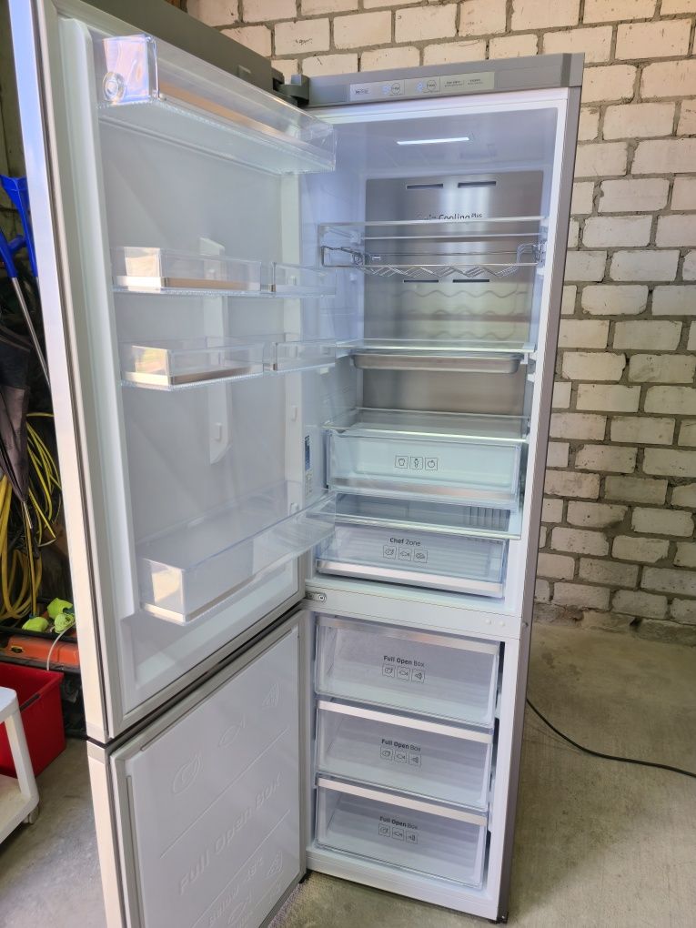 Холодильник Samsung RB36JB CHEF collection