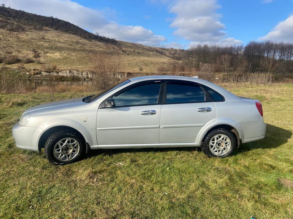 Продам лачетті в хорошому стані