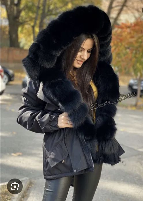 Парка куртка чорна з натуральним хутром,мехом розмір М