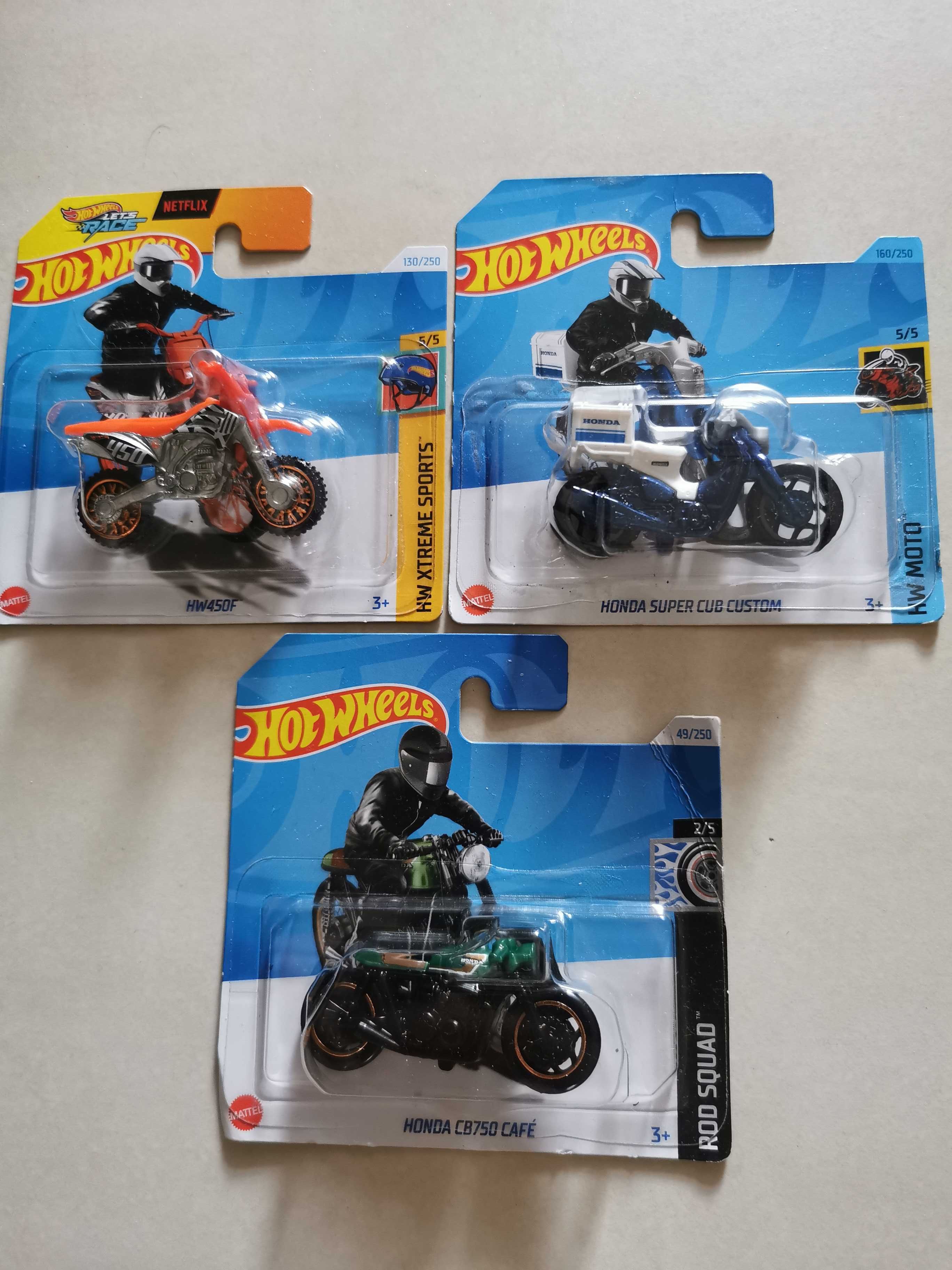Hot wheels motor motocykl cross skuter