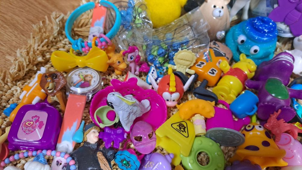 Іграшки з кіндерів