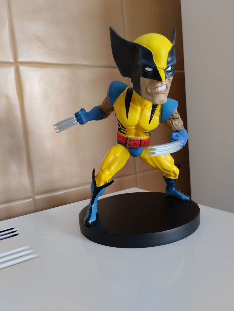 Figuras Marvel Wolverine e Venom