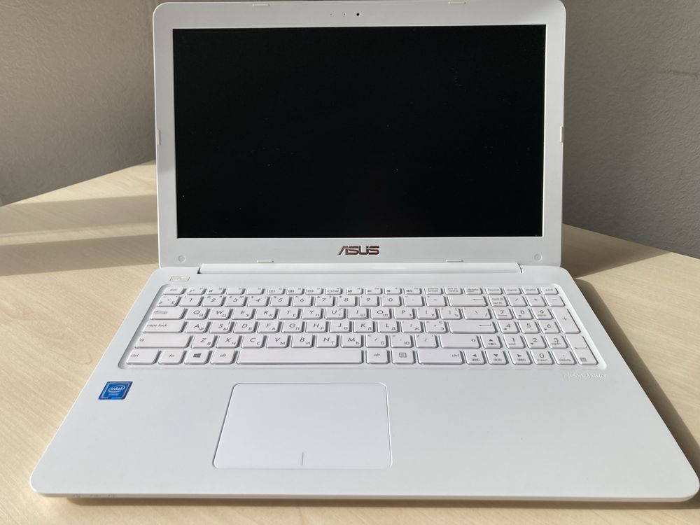 Asus EeeBook E502SA