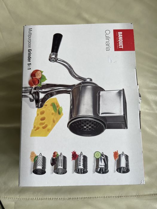 Maszynka ręczna do tarcia orzechów, sera i warzyw