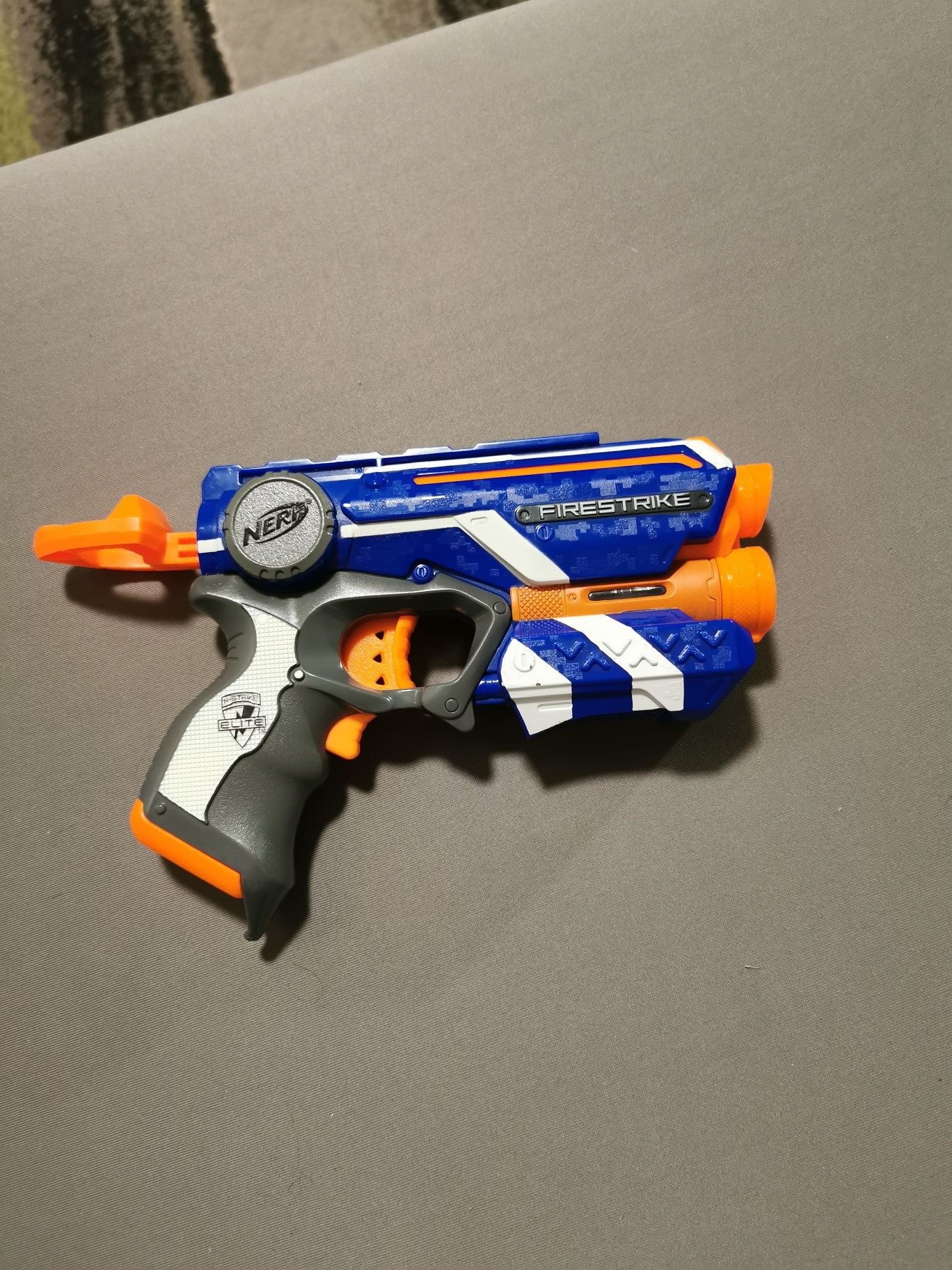 Nerf pistolet N-strike elite fire z celownikiem na baterie + strzałki