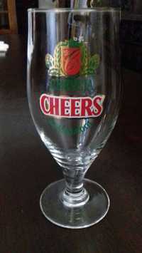 Copos de cerveja Cheers