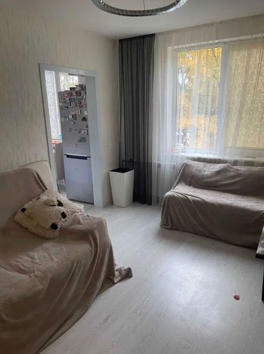 Продам 3 комнатную квартиру пр-т Гагарина, метро Спортивная S=65м2 VW